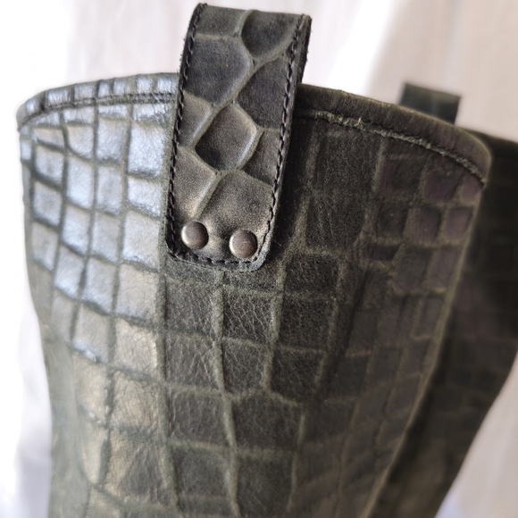 Born Black Textured Heeled Boots size 7.5 - Picture 3 of 16